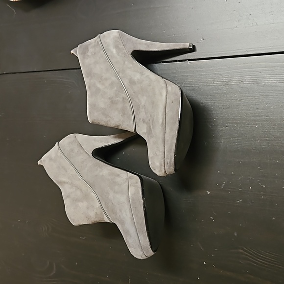 MRKT brand grey suede booties - Picture 2 of 7